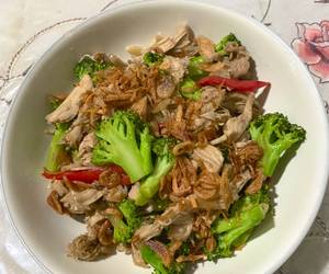 Cara Cepat Tumis brokoli saus tiram Enak Sempurna