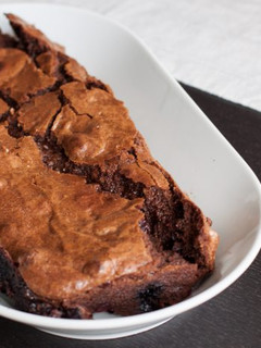 Una foto de Brownie de frutos rojos