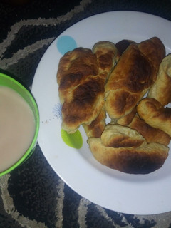 A picture of Bread with tea.