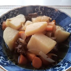 A picture of Nikujaga  (Simmered meat and potatoes).