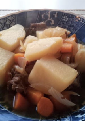 A picture of Nikujaga  (Simmered meat and potatoes).