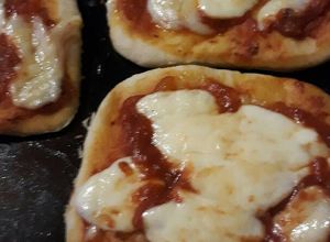 Una foto de Pizzetitas (Masa Casera)