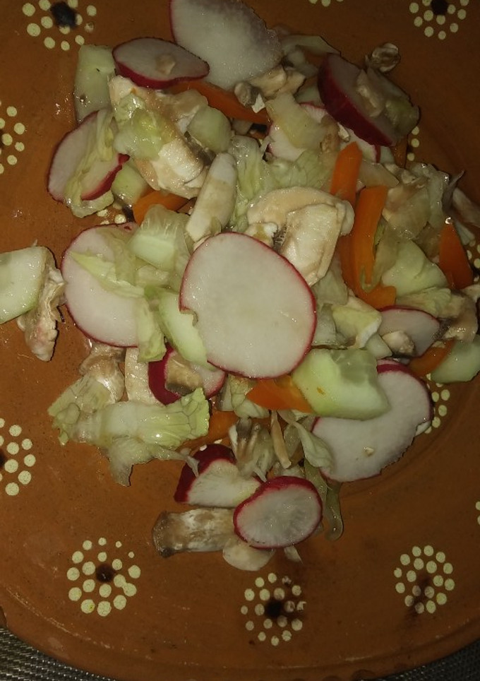 Una foto de Ensalada mediterránea 🍄🍄