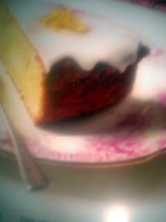A picture of lemon yogurt cake.