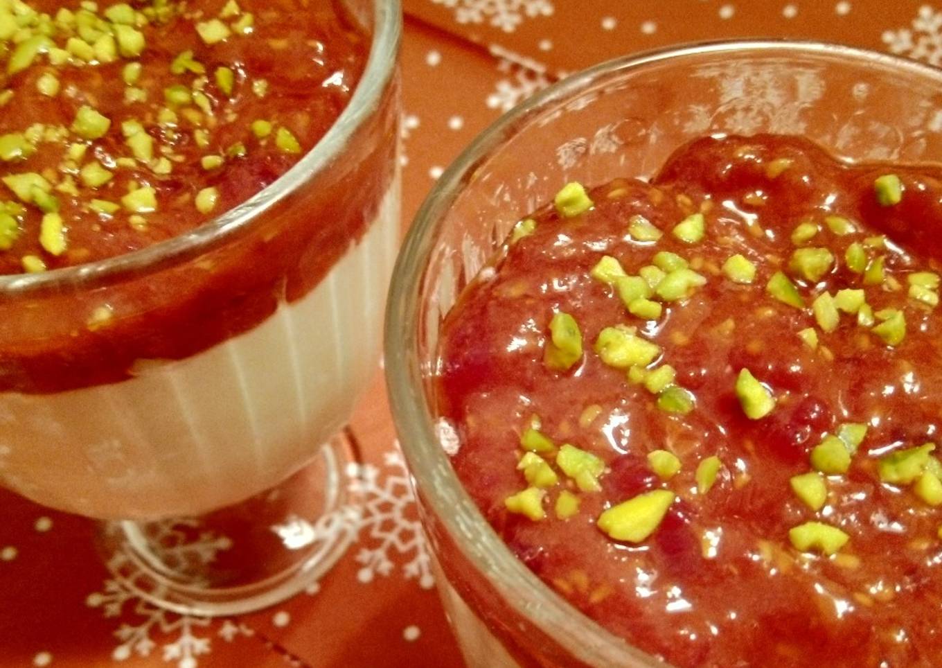 White chocolate mousse with raspberry coulis: