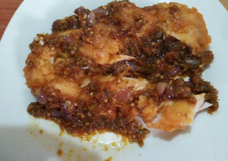 Ayam geprek sambel bawang pedas #bikinramadhanberkesan