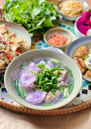 Hình của món Canh Khoai Tím Nấu Xương.