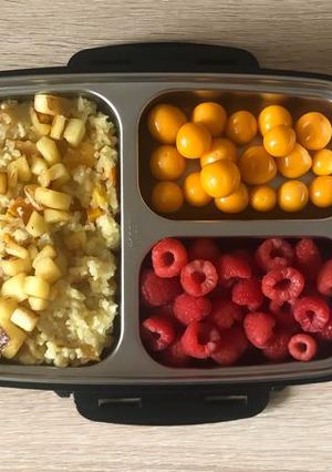 A picture of Bulgur Porridge with Pumpkin and Apples.