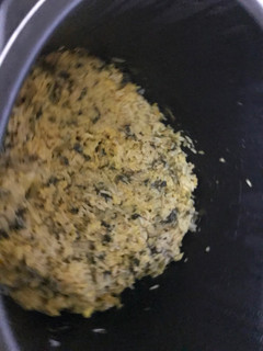 கீரை கிச்சடி (Keerai khichadi recipe in tamil) செய்முறை முக்கிய புகைப்படம்