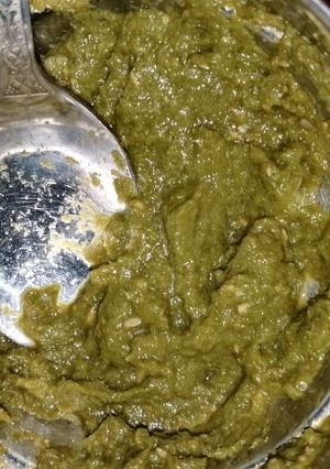 A picture of Green chutney.