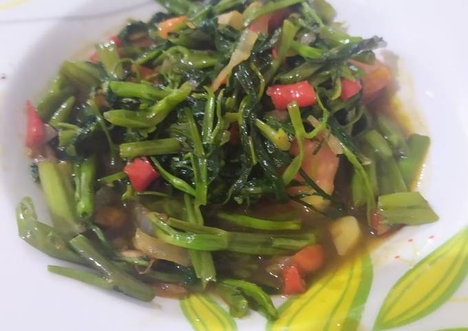 Langkah Mudah untuk Membuat Tumis kangkung pasti enak Anti Gagal