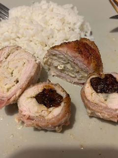 Juhtúróval/aszalt szilvával töltött pulykamell baconbe tekerve (karácsonyra) recept fotója