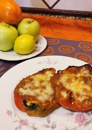 Foto principal de Pimientos rojos rellenos de atún con tomate y queso