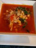 Sopa de garbanzos con pollo