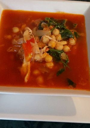 Una foto de Sopa de garbanzos con pollo