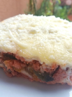 Una foto de Moussaka de berenjena y calabaza