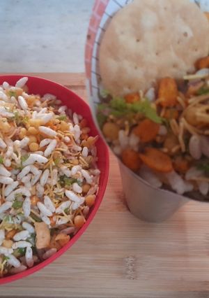 A picture of Sukha bhel.