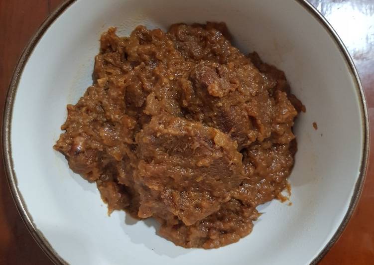 Lapis daging Surabaya