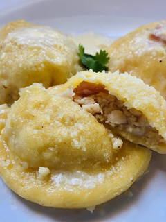 Una foto de Sorrentinos de Pollo y Panceta