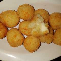 รูปของ Bola Kentang Keju