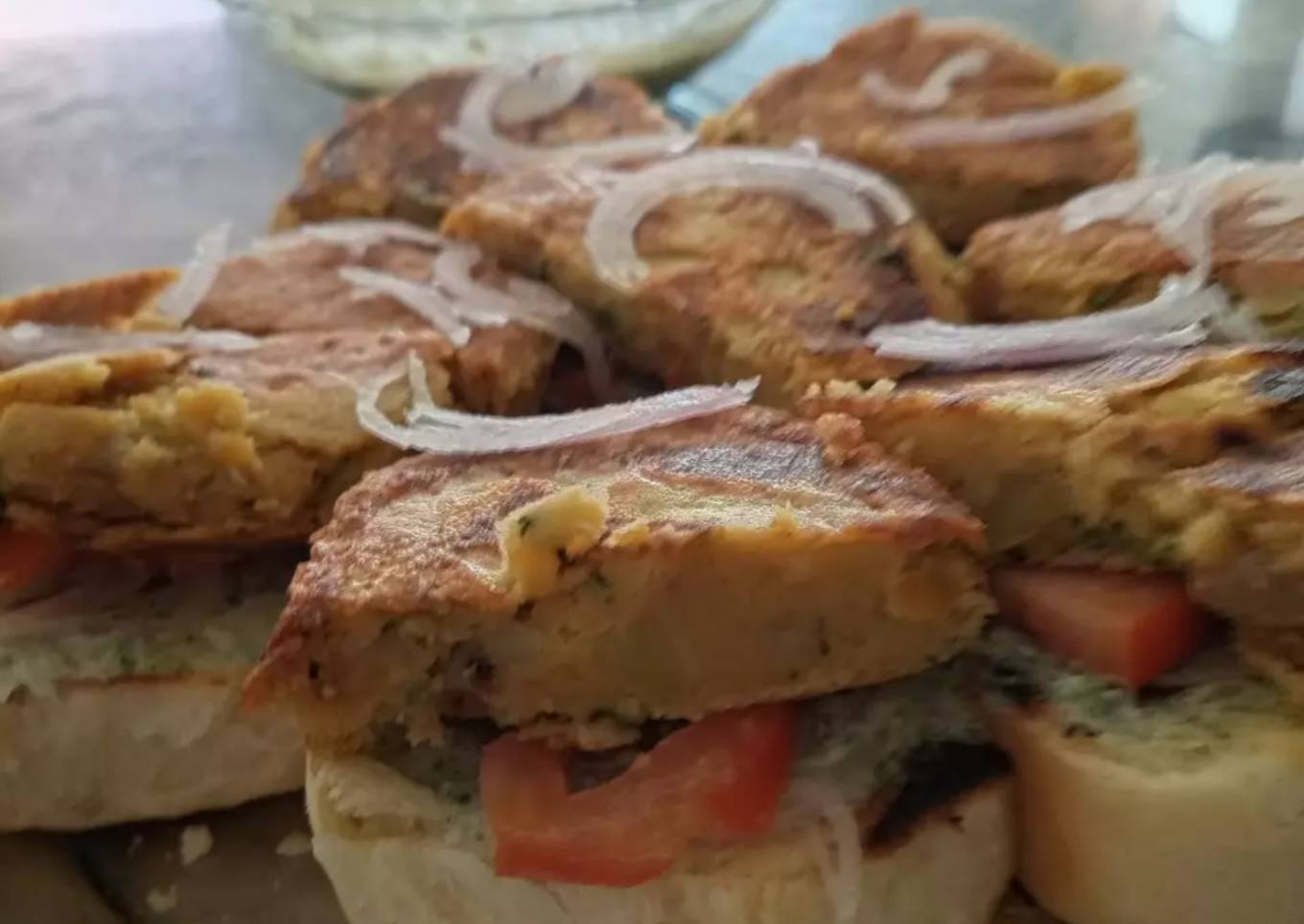 Daal Alu Kabab (anday wala Burger)