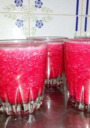صورة لوصفة عصير الباربة(الشمندر الأحمر) والبرتقال 🍊🍹