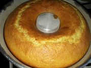 Una foto de bizcochuelo de naranja fácil