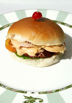 A picture of Nutritious Soya tikki burger.