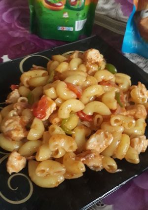 A picture of Chicken macroni.