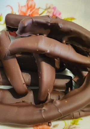 Kandirozott narancshéj csokoládéba mártva recept fotója