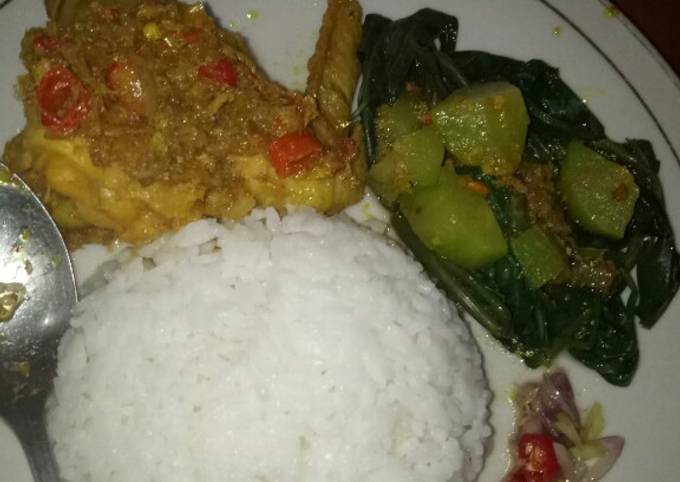 Ayam betutu kuah khas bali mantul pedesnya