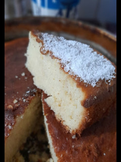 Una foto de Bizcochuelo casero de dulce de leche y coco