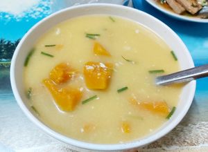 Hình của món Canh bí đỏ đậu phộng chay 🥜.