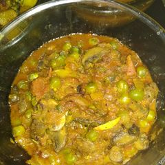 A picture of Matar mushroom curry.