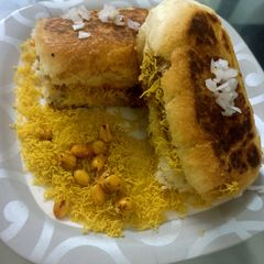 Dabeli A picture of Dabeli.
