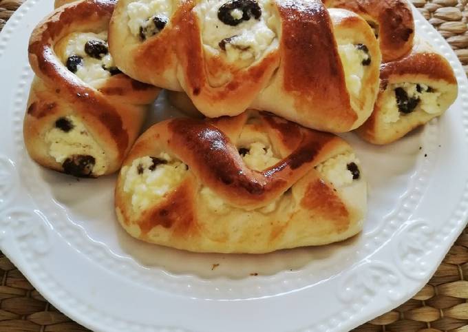 Вот такие пироги булочки с изюмом