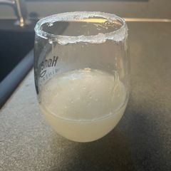 A picture of Lemon drop martini style drink.