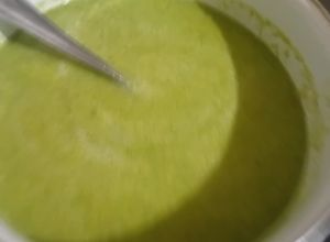 Una foto de Salsa de jalapeño cremosa sin aguacate para tacos 🌮😋