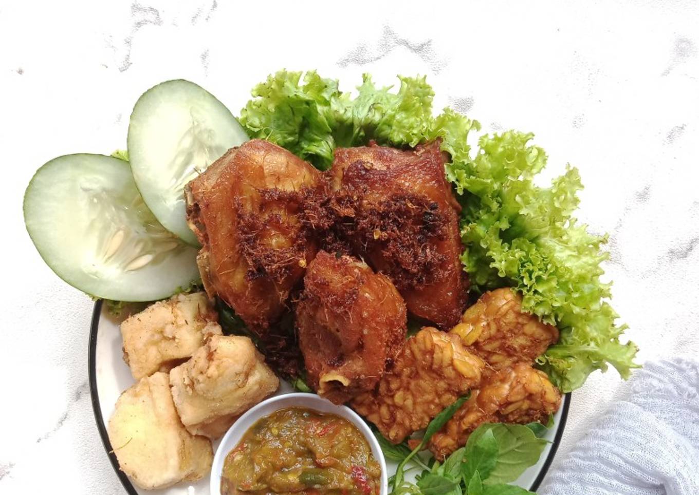 Ayam Laos ungkep Goreng