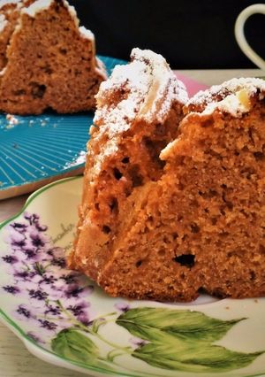 Una foto de Bundt cake de mermelada de fresa