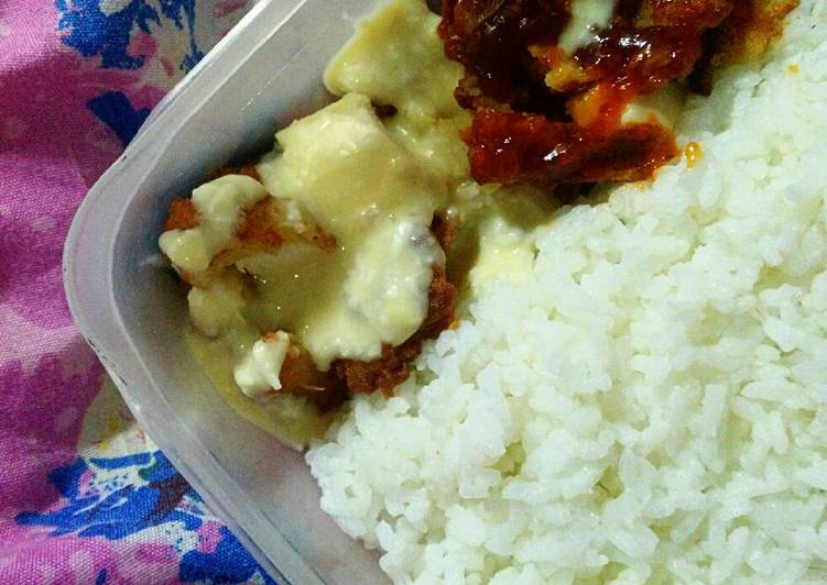 Fire Chicken dan Saus Keju ala Richeese