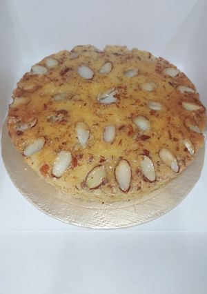 A picture of Almond Cake.
