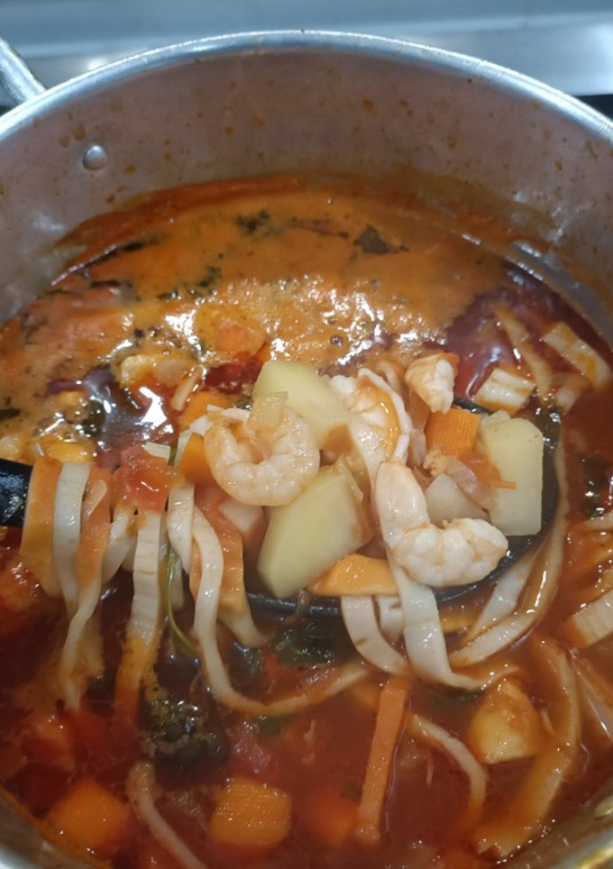 Una foto de Caldo de mariscos