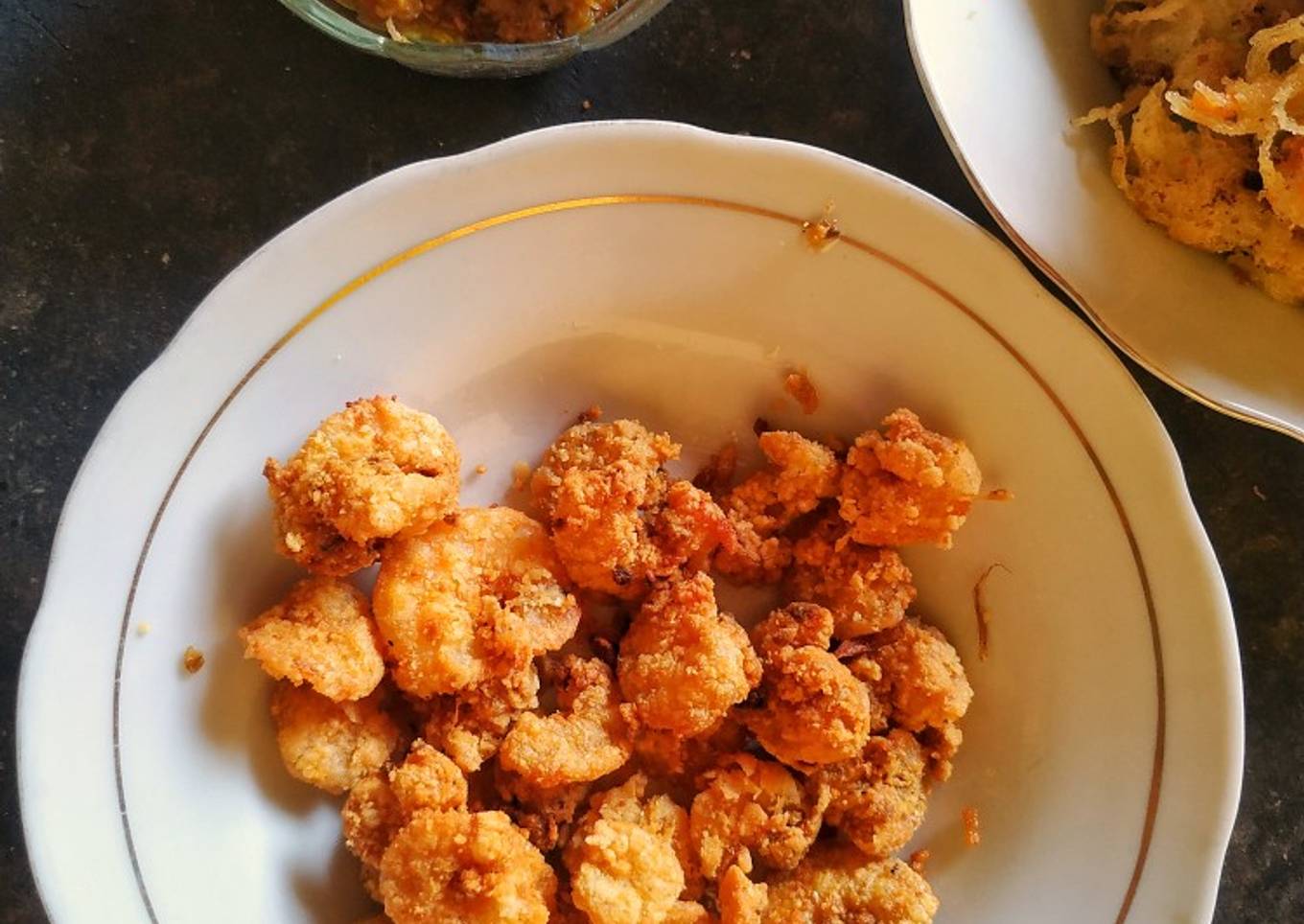 Udang crispy dan sambal bawang