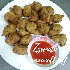 A picture of Split Black Gram and Methi Pakoras.