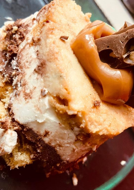 Una foto de Postre 🧁 fácil para la noche