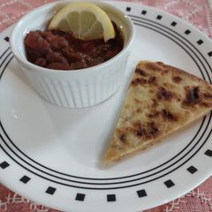 A picture of Lebanese Kidney Bean, Onion, and Tomato Stew.