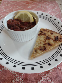 A picture of Lebanese Kidney Bean, Onion, and Tomato Stew.