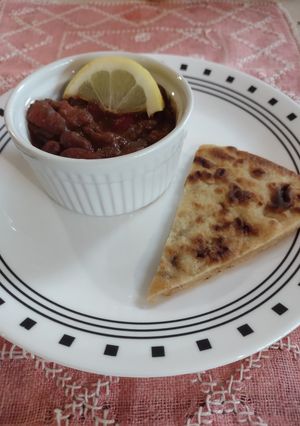 A picture of Lebanese Kidney Bean, Onion, and Tomato Stew.
