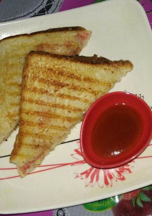 A picture of Grilled Banana & Strawberry Sandwich.